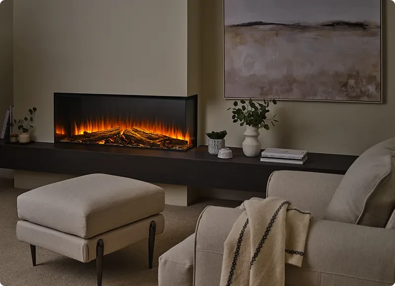 chimenea eléctrica de dos caras en una sala de estar