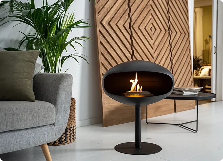 chimenea Cocoon con pedestal negro mate, chimenea de bioetanol