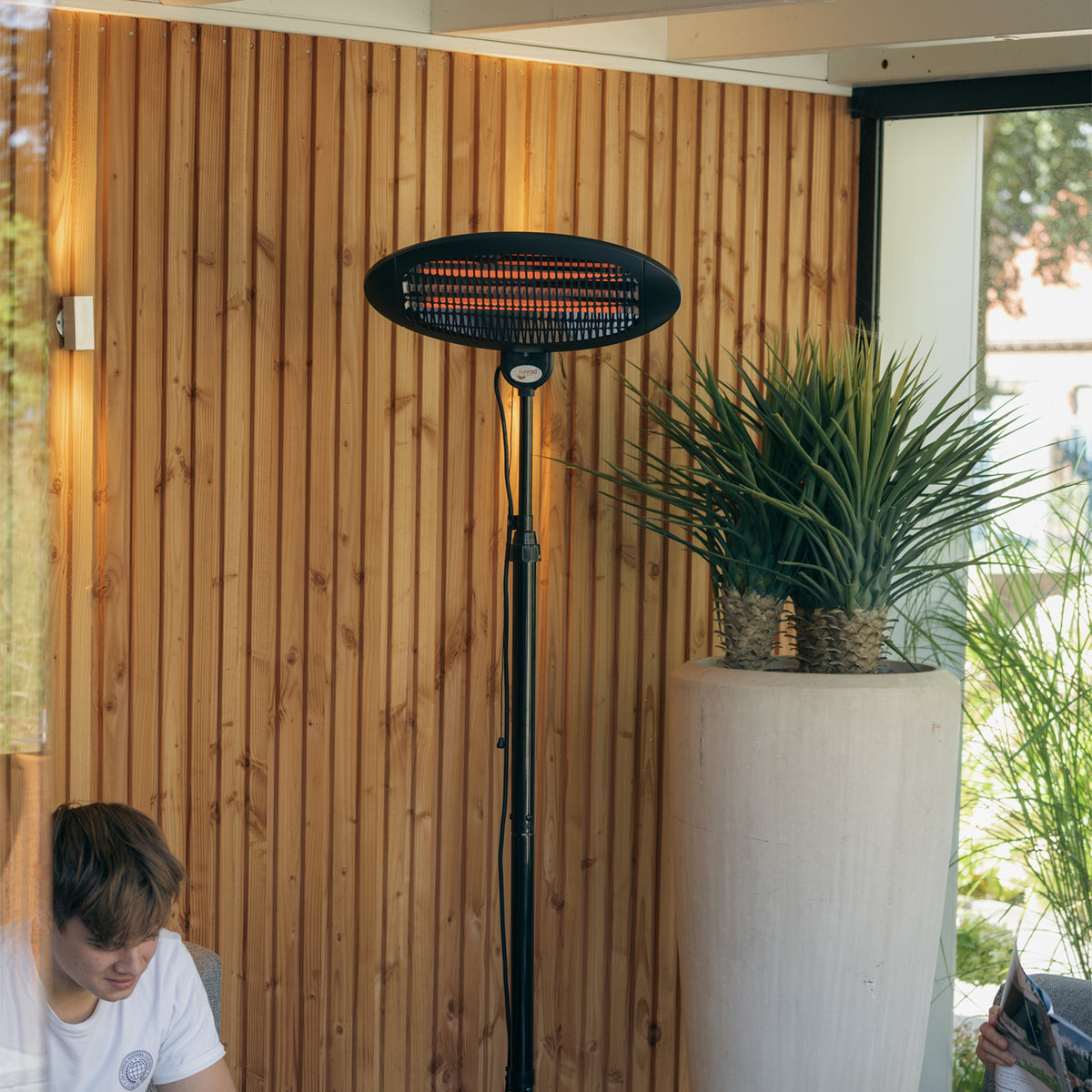 Calefactor de terraza independiente Elektra de 2000 vatios