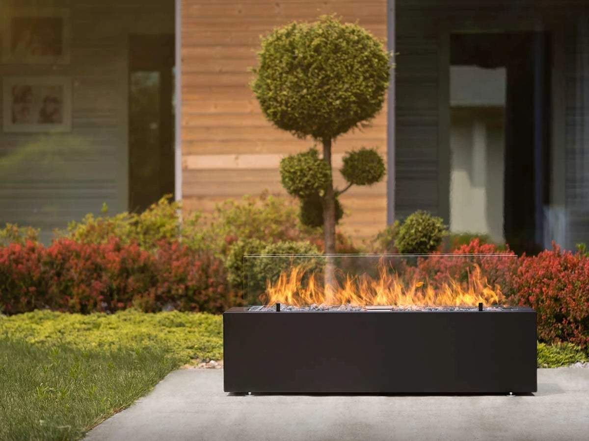 Planika Galio Outdoor gas fireplace in black steel finish and with manual control system