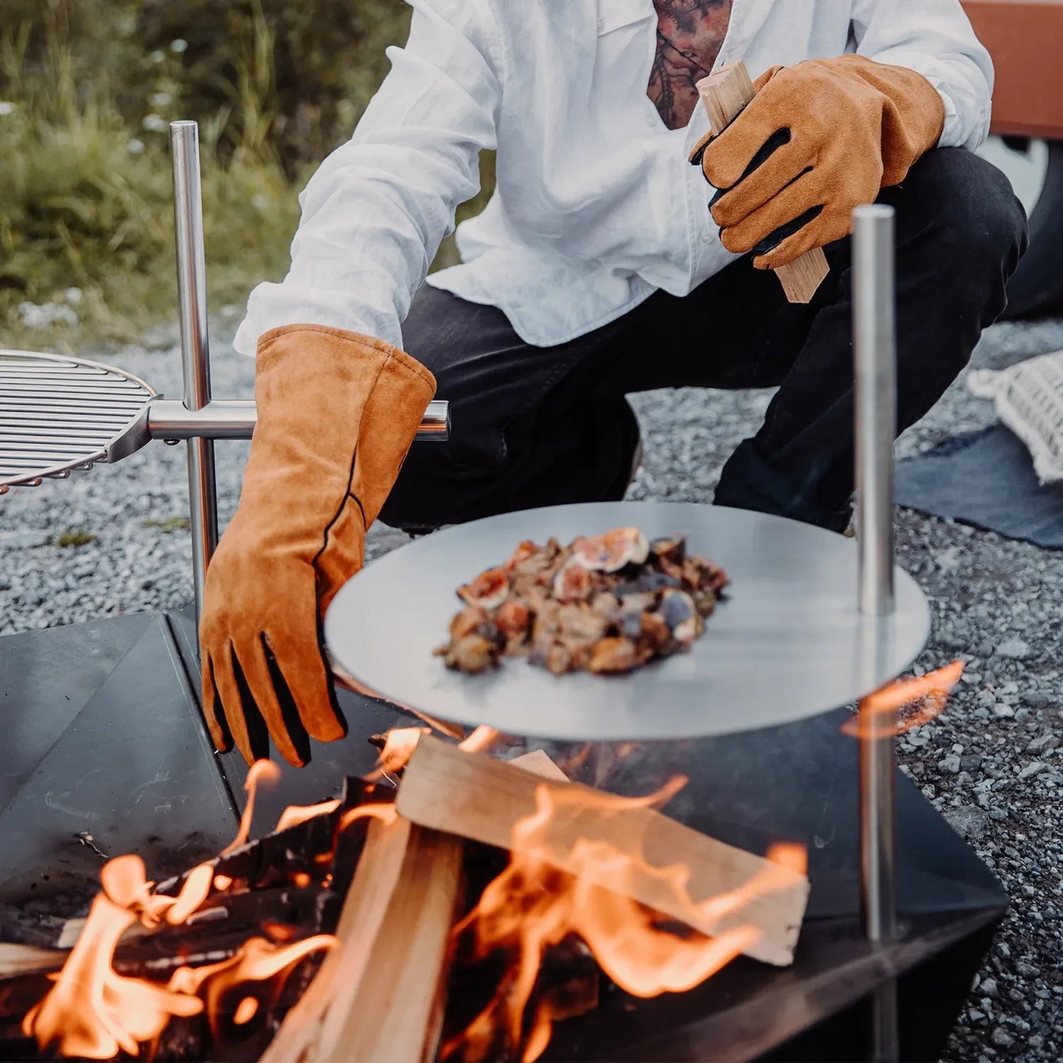 Höfats TRIPLE 90 Fire Pit with Grill Features