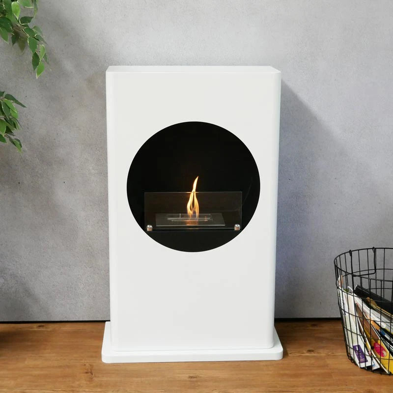 Bio chimenea de color blanco con un corte redondo