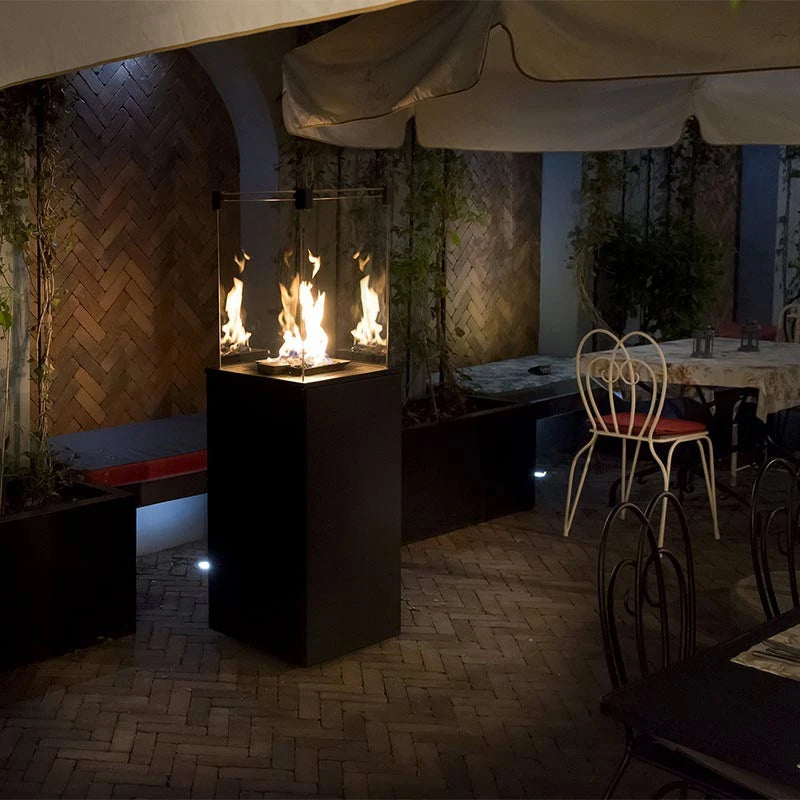 Outdoor gas fireplace with remote control