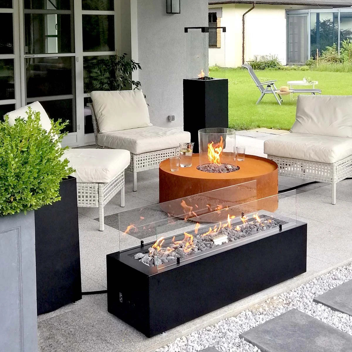 Planika Galio Outdoor Gasfireplace with automatic control system