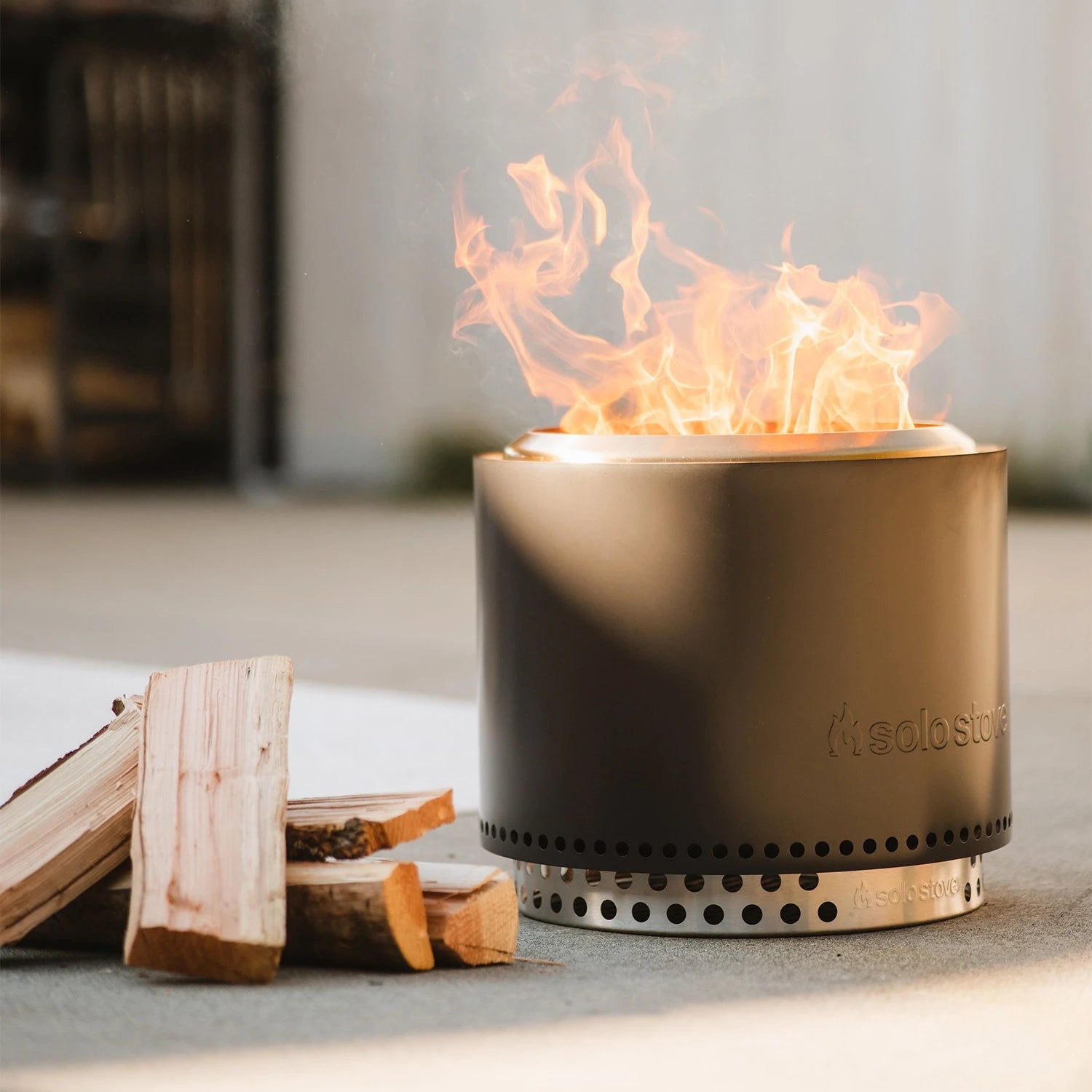 Bonfire + Stand 2.0 Negro - Fogata sin humos