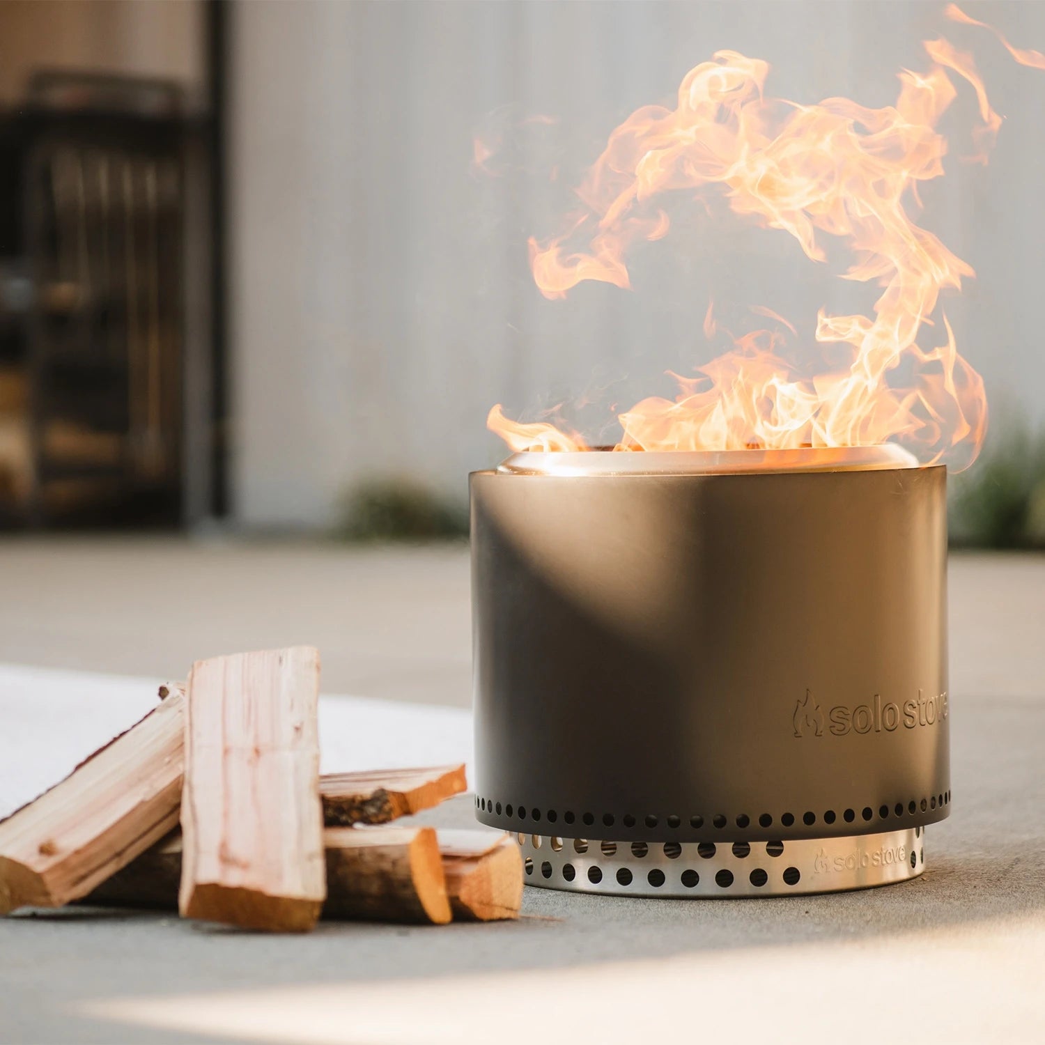 Bonfire + Stand 2.0 Negro - Fogata sin humos